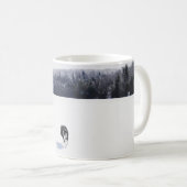 MUG CHIEN SUR UNE PLAIN DE NEIGE (Devant droit)