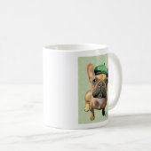 Mug Chien-taureaux français Brown avec Casquette vert (Devant droit)