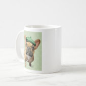 Mug Chien-taureaux français Brown avec Casquette vert (Devant gauche)