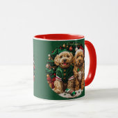 Mug Chiens de chiot de Noël Goldendoodle (Devant droit)