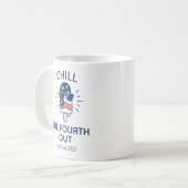 Mug Chill the Fourth Out Funny Retirement 2025 Été (Devant gauche)