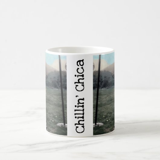 Mug Chillin Chica (Centre)