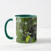 Mug Chimpanzé caché parmi la végétation (Gauche)