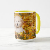 Mug Chiot De Goldendoodle En Feuilles D'Automne (Devant droit)