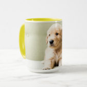 Mug Chiot d'or sur un canapé (Devant gauche)