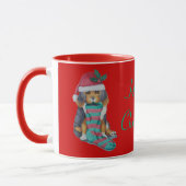 Mug chiot noir et brun mignon vêtu pour noël (Gauche)