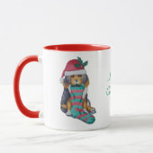 Mug chiot noir et brun mignon vêtu pour noël (Gauche)