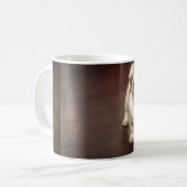 Mug chiot pug en sépia (Devant gauche)
