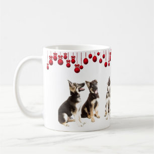 Mug Chiots de berger allemand et ornements rouges