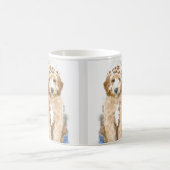 Mug Chiots Goldendoodle jouant mignon (Centre)