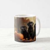 Mug Chiots Labrador Délice d'Automne Citrouille (Devant droit)