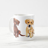 Mug Chiots mignons de Labrador, 3 couleurs sur une (Devant gauche)