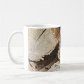 Mug Chipmunk dans une pile de bois (Gauche)