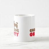 Mug Chiwawa en service de chien de garde (Centre)