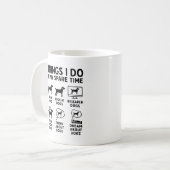 Mug Choses que je fais pendant mon temps libre Chiens (Devant gauche)