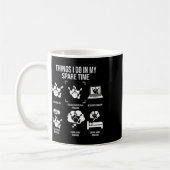 Mug Choses que je fais pendant mon temps libre Équipe (Gauche)
