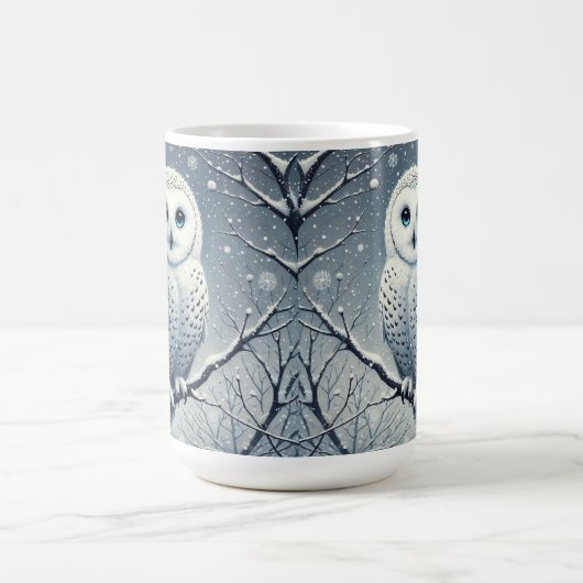 Mug Chouette des neiges perchée sur une branche de nei (Centre)