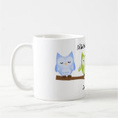 Mug Chouette rose, verte et bleue accrochée à une bran (Gauche)