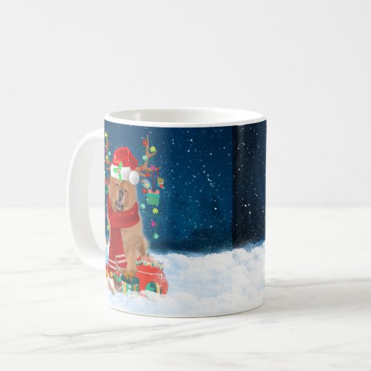 Mug Chow Chow Chien en neige avec cadeaux de Noël (Devant gauche)