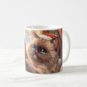Mug “Christmas Magic: Ragdoll Cat” Cute Ragdoll Cat (Devant droit)