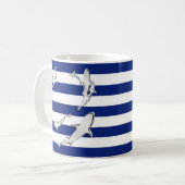 Mug Chrome Plongeur et requins Silhouettes sur les ban (Devant gauche)