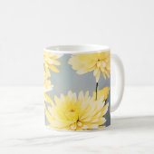 Mug Chrysanthèmes D'Aquarelle Sur Un pré Jaune Clair (Devant droit)