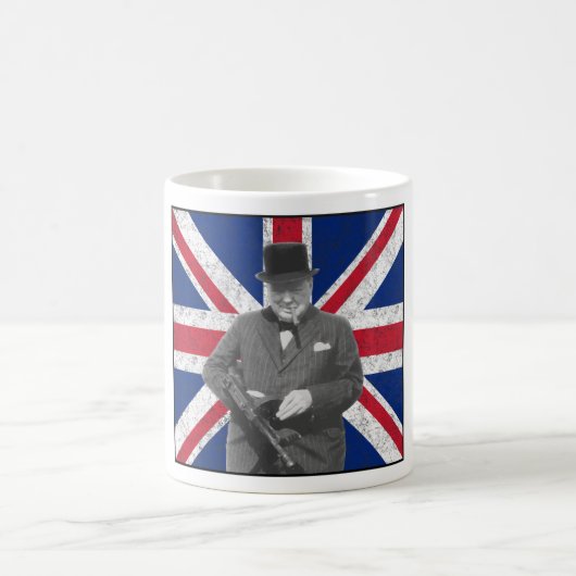 Mug Churchill posant avec le drapeau britannique (Centre)
