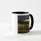 Mug Ciel de coucher de soleil sur des vignobles et une (Devant droit)