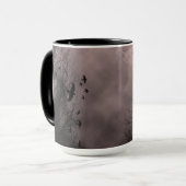 Mug Ciel rouge sang hanté avec des ravens (Devant gauche)