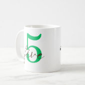 Mug Cinquième anniversaire avec personnalisation (Devant gauche)