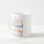 Mug Citation chrétienne Je ne suis pas défini par mon (Devant gauche)