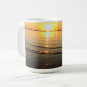 Mug Citation coucher de soleil Serene Ocean Beach Café (Devant gauche)