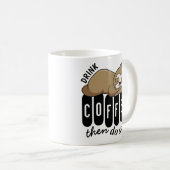 Mug Citation de café couché (Devant droit)