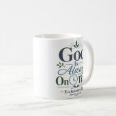 Mug Citation de dévotion quotidienne « Dieu est toujou (Devant droit)