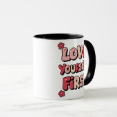 Mug Citation rose groovy "Aimez-vous d'abord" (Devant droit)