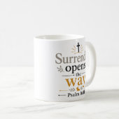 Mug Citation sur la reddition qui ouvre le chemin Accu (Devant droit)