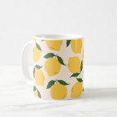 Mug Citrons jaunes juteux, feuilles verts. Fraîchement (Devant gauche)