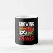 Mug Citrouille de vampire faisant pousser mes crocs Ha (Centre)