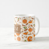 Mug Citrouille Pie Automne Motif Automne Monogramme in (Devant droit)