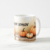 Mug Citrouilles d'automne sur une table en bois (Devant droit)