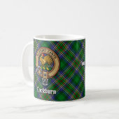 Mug Clan Cockburn Crest sur Tartan (Devant gauche)