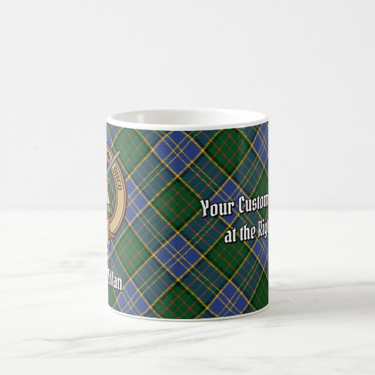 Mug Clan MacMillan Crest sur la chasse Tartan (Centre)