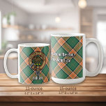 Mug Clan Pollock Crest sur Tartan<br><div class="desc">Clan Pollock badge crête entouré d'une sangle et boucle sur l'arrière - plan tartan. Texte personnalisé des deux côtés.</div>