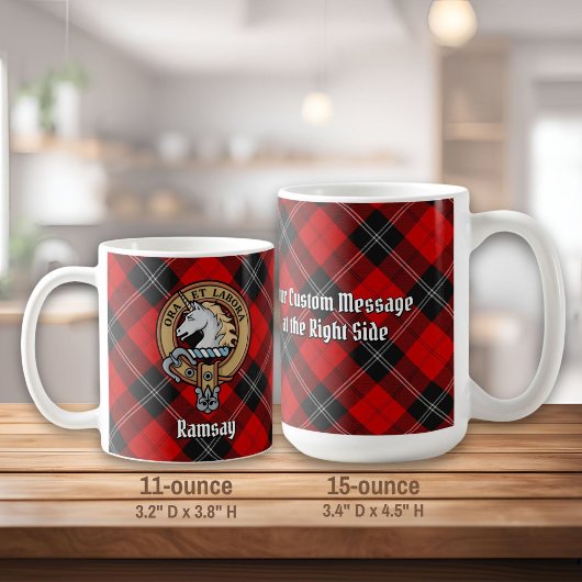 Mug Clan Ramsay Crest sur Red Tartan