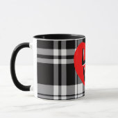 Mug Classic Black White tartan plaid red heart detail (Gauche)