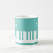 Mug Clés de piano moderne élégant Aqua Monogrammé (Centre)