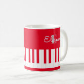 Mug Clés de piano rouge vif moderne Monogramme (Devant droit)