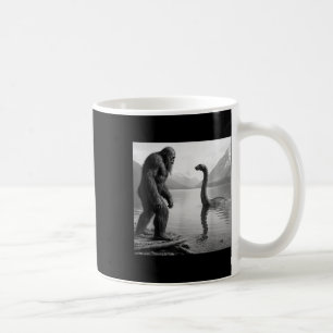 Mug Cliché de Bigfoot avec des cadeaux de monstres du