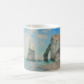Mug Cliffs at Etracétate 1885 par Claude Monet (Centre)