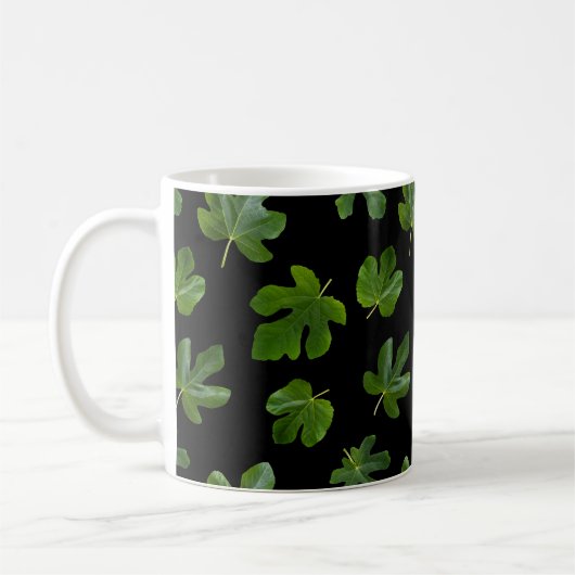 Mug Closeup de feuilles vertes isolé sur arrière - pla (Gauche)